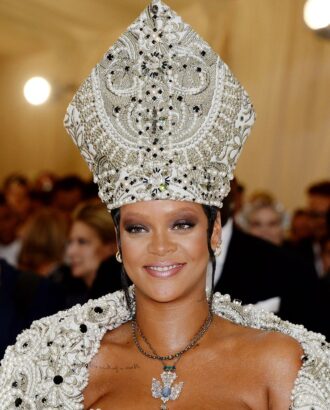 Heavenly Hollywood — Best Headpieces at the Met Gala 2018