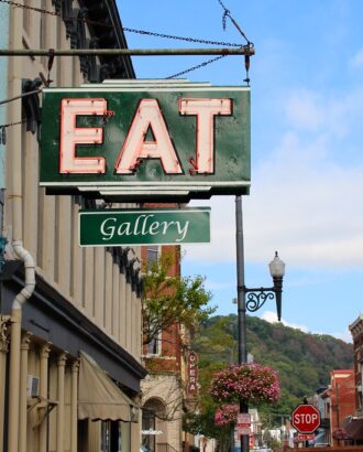 Gem Gossip Visits EAT Gallery in Maysville, KY